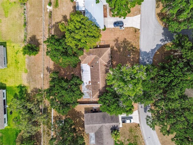 Building Photo - 1102 Shadowbrook Dr N