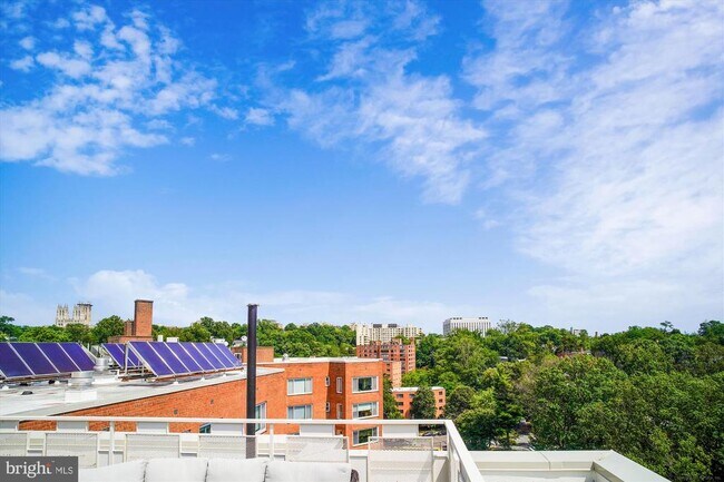 Building Photo - 4000 Tunlaw Rd NW