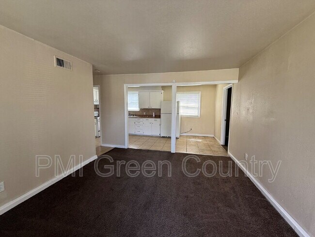 Building Photo - 334 W 63rd Pl N