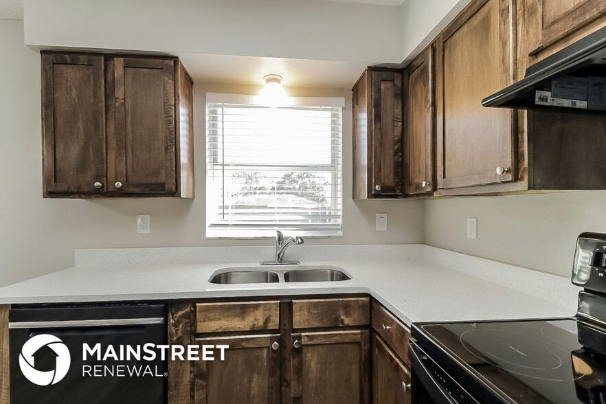 Building Photo - 13228 Grand Terrace Dr