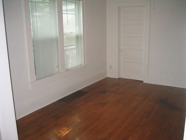 Building Photo - 2213 Van Hise Ave