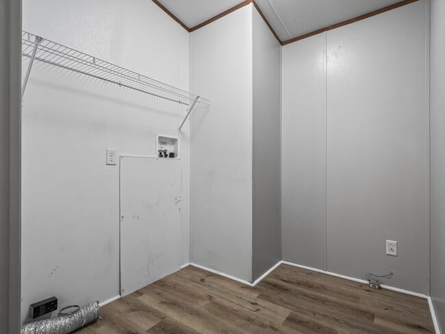 Building Photo - 61 Maido St