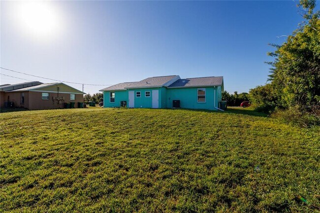 Building Photo - 12254 Maltz Ave