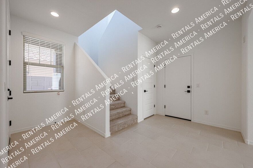 Building Photo - 3768 N 99th Dr