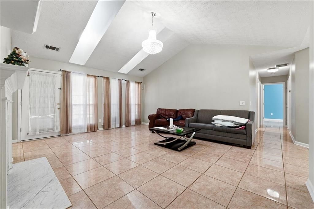 Building Photo - 2833 Loral Pines Dr NW