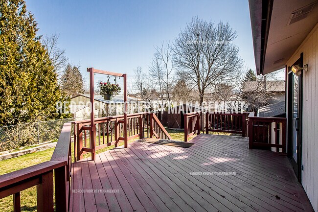 Building Photo - 13817 E 5th Ct