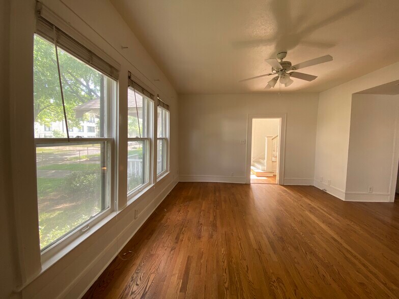 Living Room and Entry - 5519 Miller Ave
