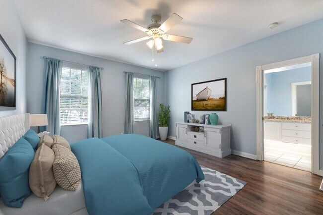 Building Photo - 340 Jacaranda Dr