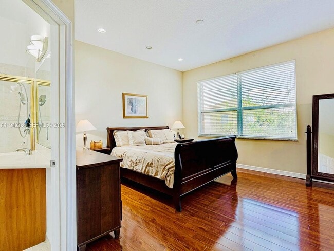 Building Photo - 4910 SW 163rd Ave