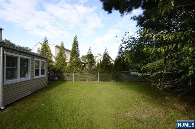 Building Photo - 38-49-49 Vanore Dr