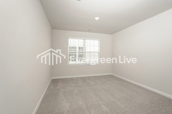 Building Photo - 5591 Hydrangea St