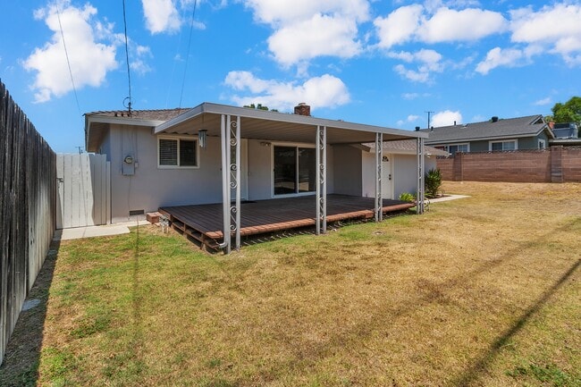 Building Photo - 14310 Ostend Dr