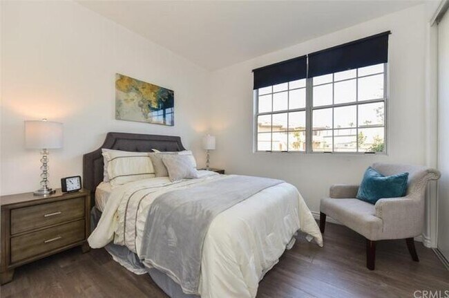 Building Photo - 13350 Savanna