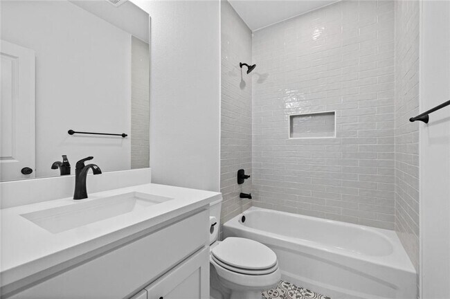 Building Photo - 585 S Rainbow Rd