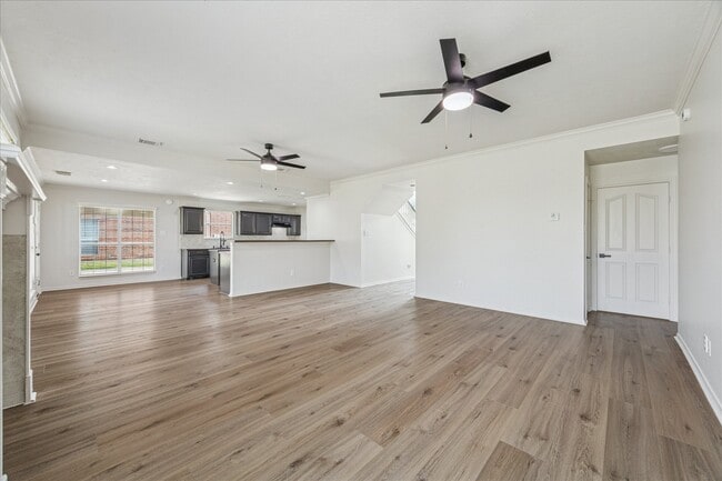 Building Photo - 11207 Briscoe Ln