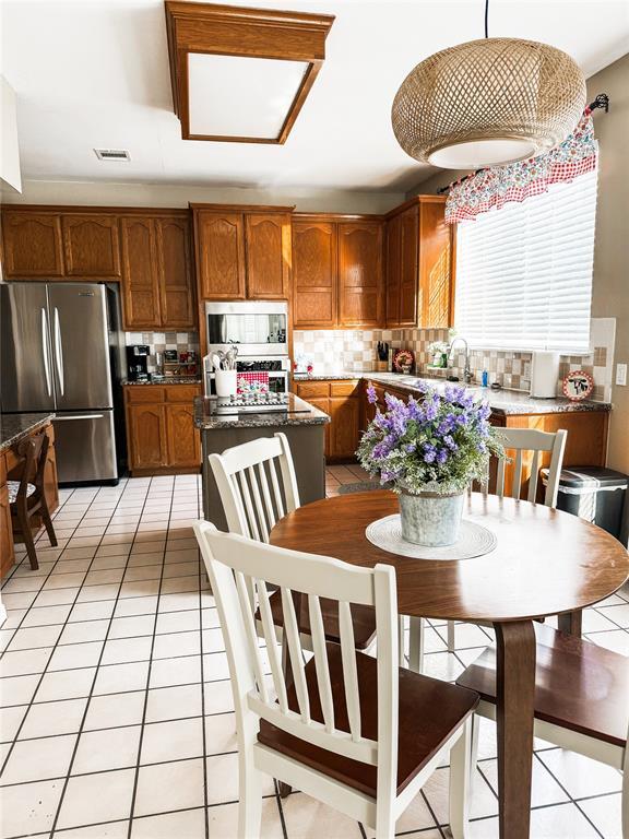 Building Photo - 2109 Spring Hollow Path