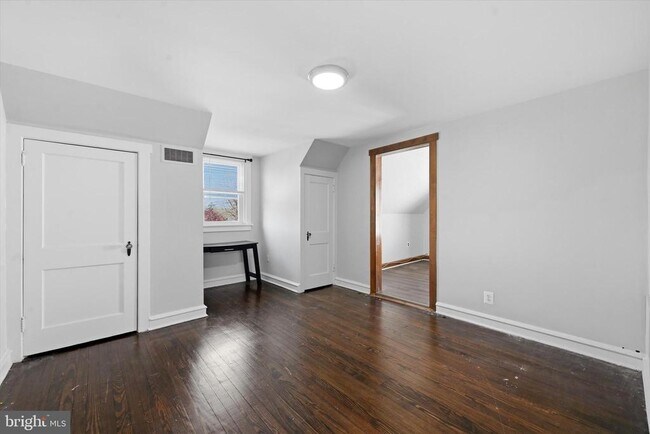 Building Photo - 3 Curtis Ave