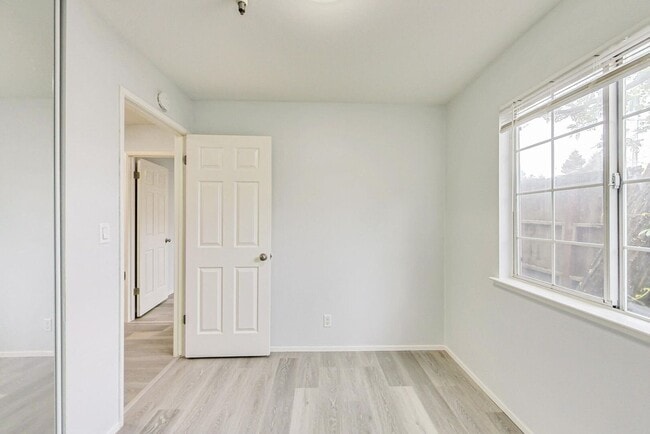 Building Photo - 1807 Sausal St