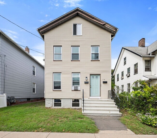 Building Photo - 140 Nash St