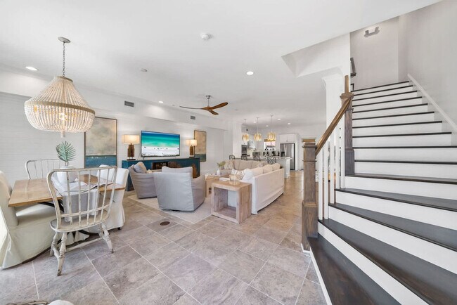 Building Photo - 49 Pleasant St