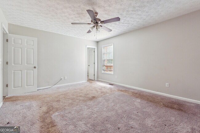 Building Photo - 6851 Alexander Pkwy