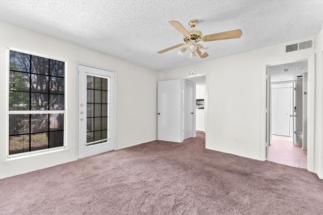 Building Photo - 9621 Walnut St