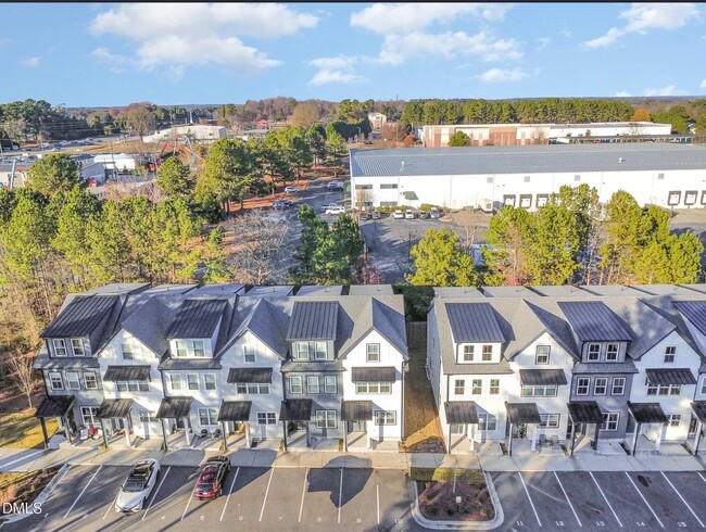 Building Photo - 4801 Gossamer Ln