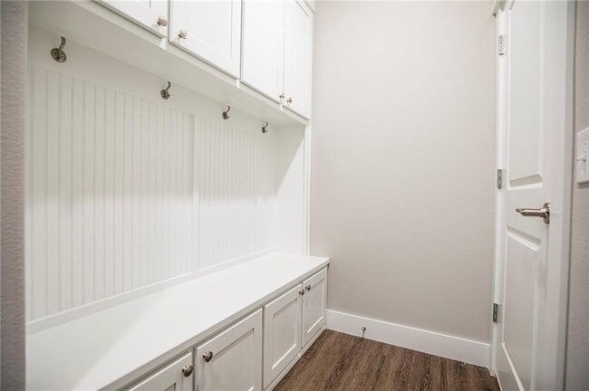 Building Photo - 1936 Seay Cir