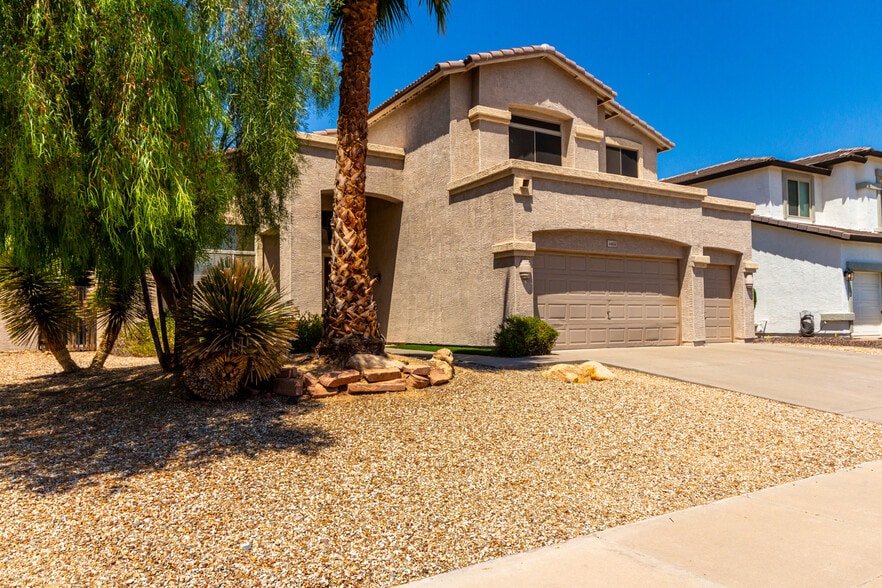 Building Photo - 6804 W Lone Cactus Dr