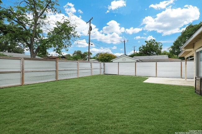 Building Photo - 358 Saratoga Dr