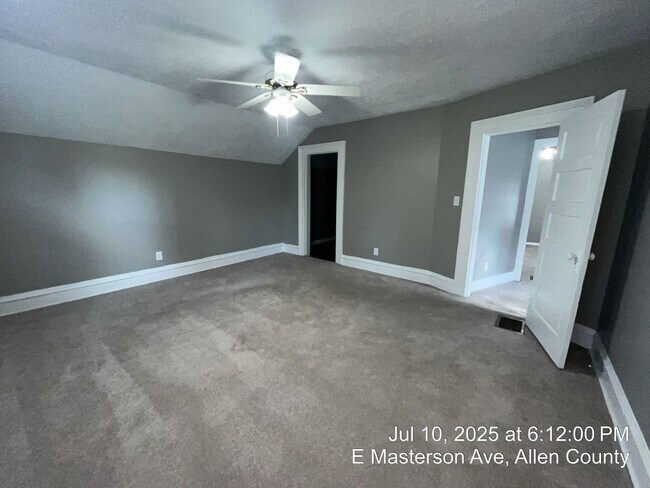 Building Photo - 512 E Masterson Ave