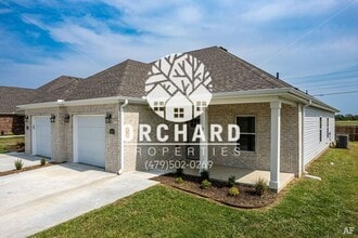 Building Photo - Garrison | Duplex in Siloam Springs!