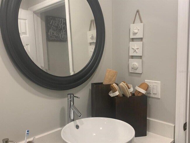 Building Photo - 244 Lexington Dr