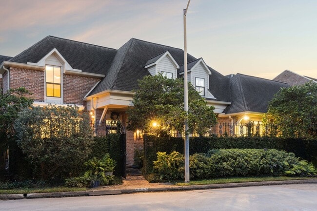 Building Photo - 4964 Post Oak Timber Dr