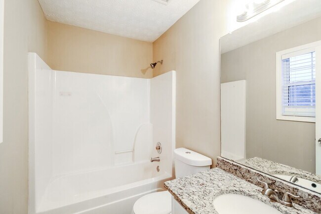 Building Photo - 40 Weldon Pl