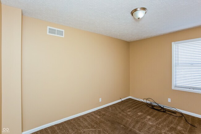 Building Photo - 3735 Crickwood Dr