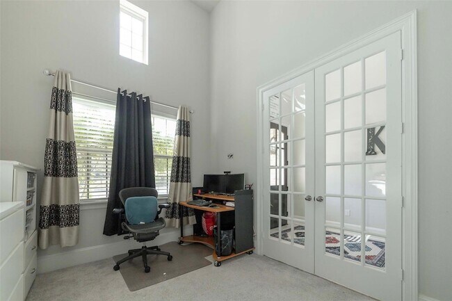 Building Photo - 17821 Limestone Spring Ln