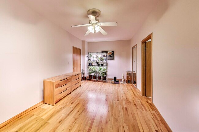 Building Photo - 2745 W Le Moyne St