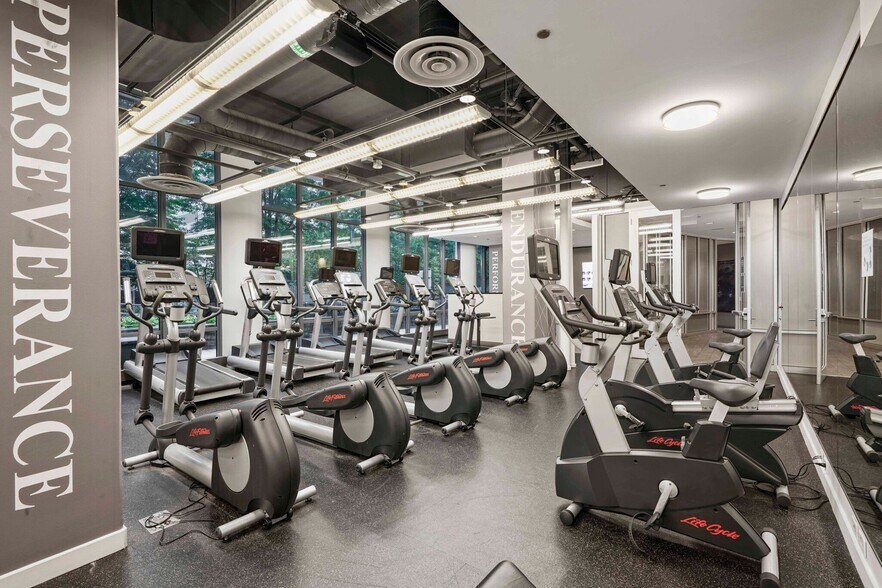 Building Photo - 1233 S Michigan Ave