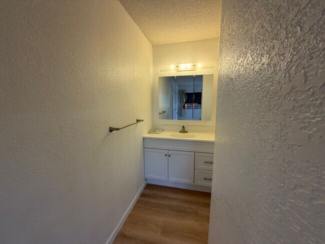 Building Photo - Ihona K2 One bedroom, one bathroom, one parking ground level townhouse.