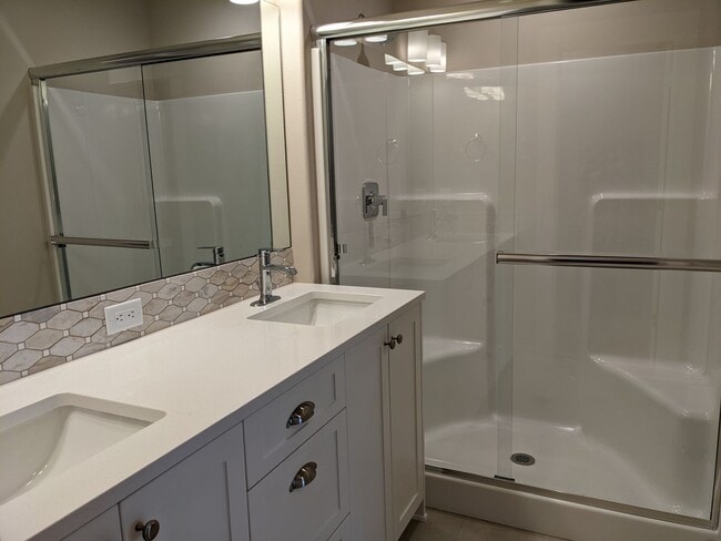 Building Photo - 20482 Murphy Rd