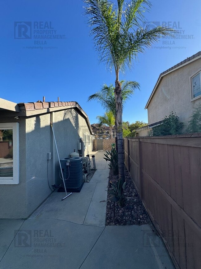 Building Photo - 23694 Canyon Heights Dr