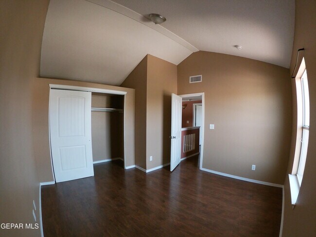 Building Photo - 14201 Pacific Point Dr