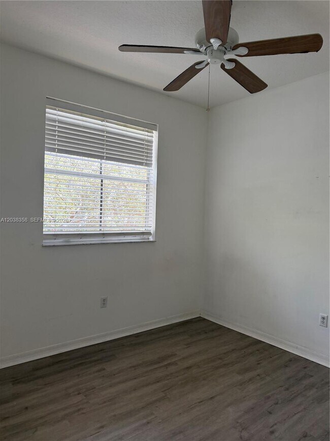 Building Photo - 2321 Mariner Ct