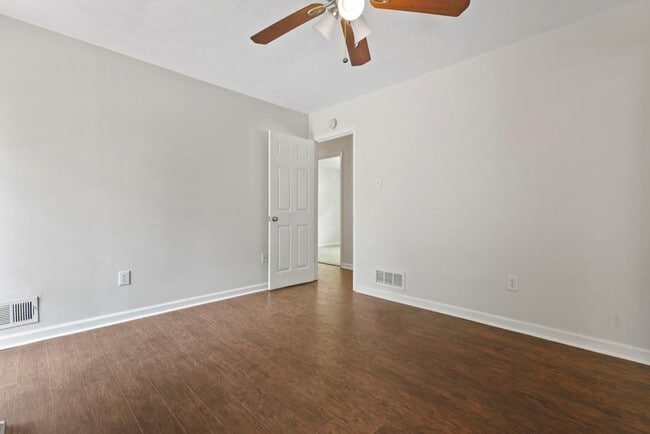 Building Photo - 1492 Tanglewood Way NW