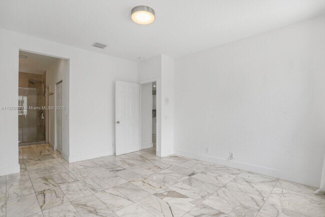 Building Photo - 1126 Golden Cane Dr