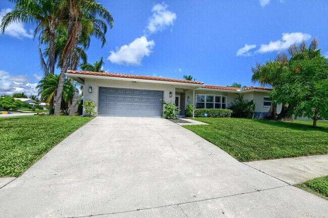 Building Photo - 1167 SW 13th Dr