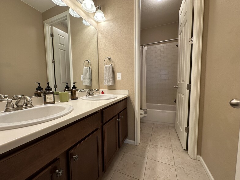 Building Photo - 7175 Mountain Spruce Dr