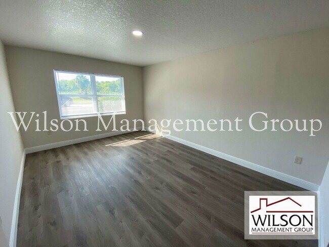 Building Photo - 1904 SW Rd