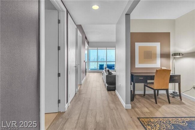 Building Photo - 4525 Dean Martin Dr